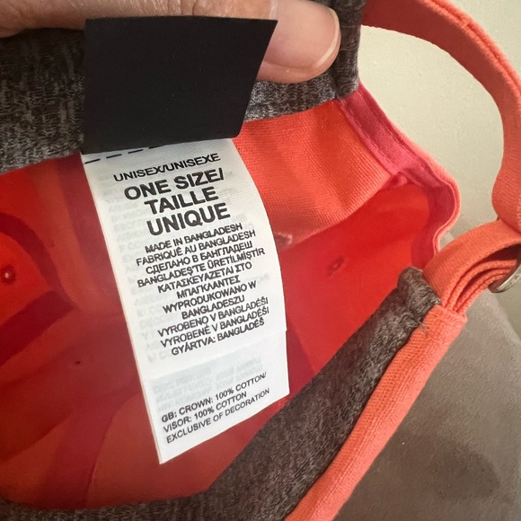 The north face cap - Picture 2 of 2